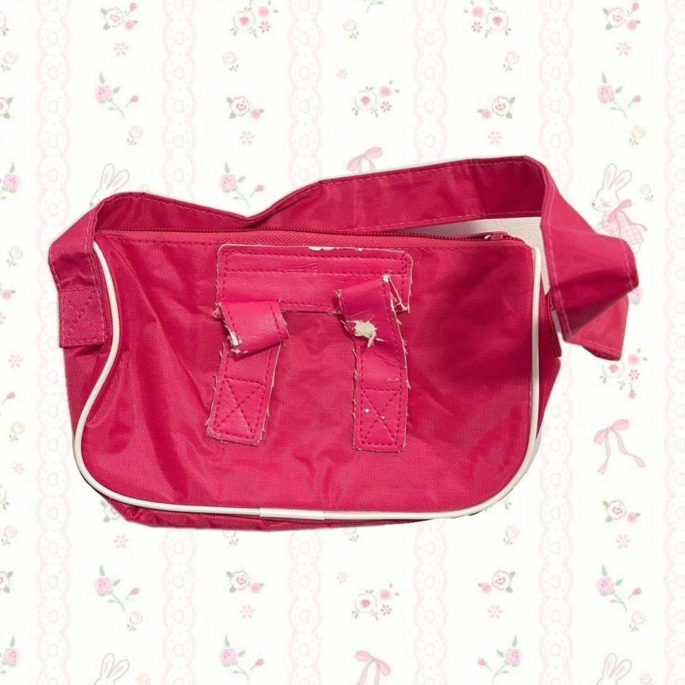 Hello Kitty Mini Baby Purse - Picture 2 of 4